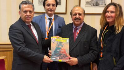 İngiltere’nin başkenti Londra’da Küresel Gazeteciler