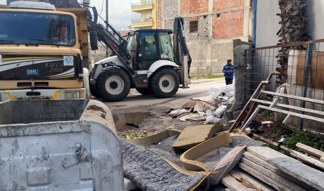 Akdeniz Belediyesi’nden İlçe Genelinde Yoğun Temizlik Mesaisi Akdeniz Belediyesi’nden İlçe Genelinde Yoğun Temizlik Mesaisi