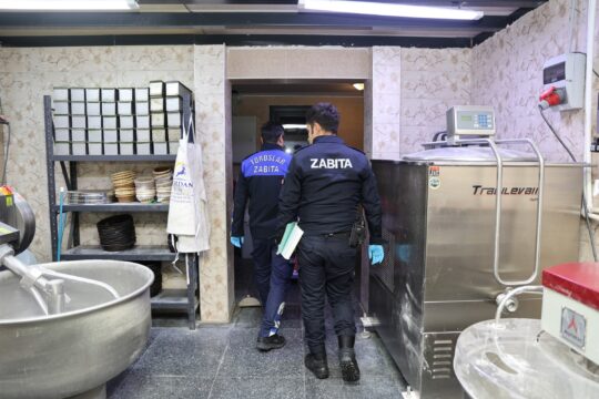 “HALK SAĞLIĞINI TEHDİT EDEN HİÇBİR UYGULAMAYA İZİN VERMEYECEĞİZ” Toroslar Belediyesi, vatandaşların güvenli ve