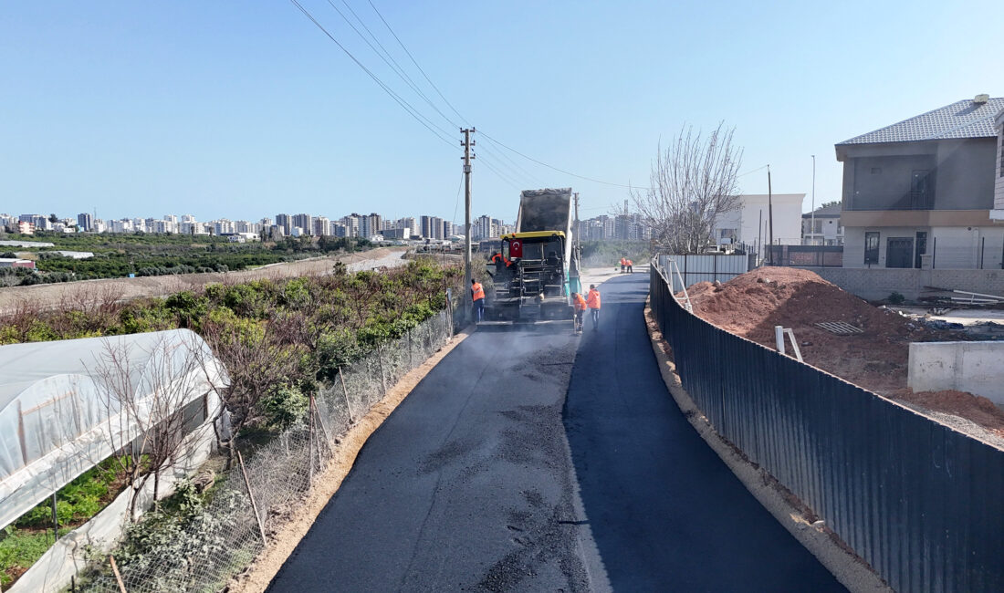 BÜYÜKŞEHİR YOL YAPIM EKİPLERİ ÇANKAYA MAHALLESİ’NDE ÜÇ CADDEYİ YENİ GÖRÜNÜMÜNE KAVUŞTURDU Mersin Büyükşehir Belediyesi Yol