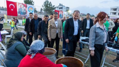 Mezitli Belediyesi’nin düzenlediği iftar programında