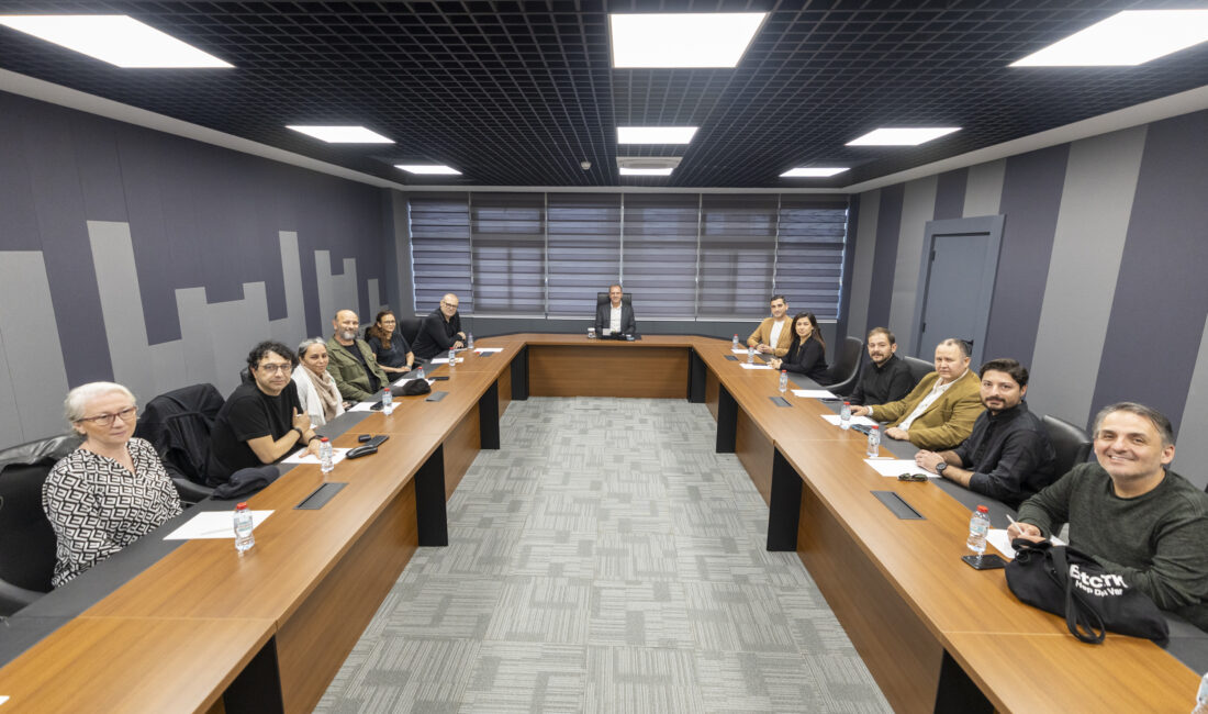 ŞEHİR TİYATROLARI GENEL SANAT YÖNETMENLERİNDEN BAŞKAN SEÇER’E ZİYARET ŞEHİR TİYATROLARI GENEL SANAT YÖNETMENLERİNDEN BAŞKAN SEÇER’E ZİYARET