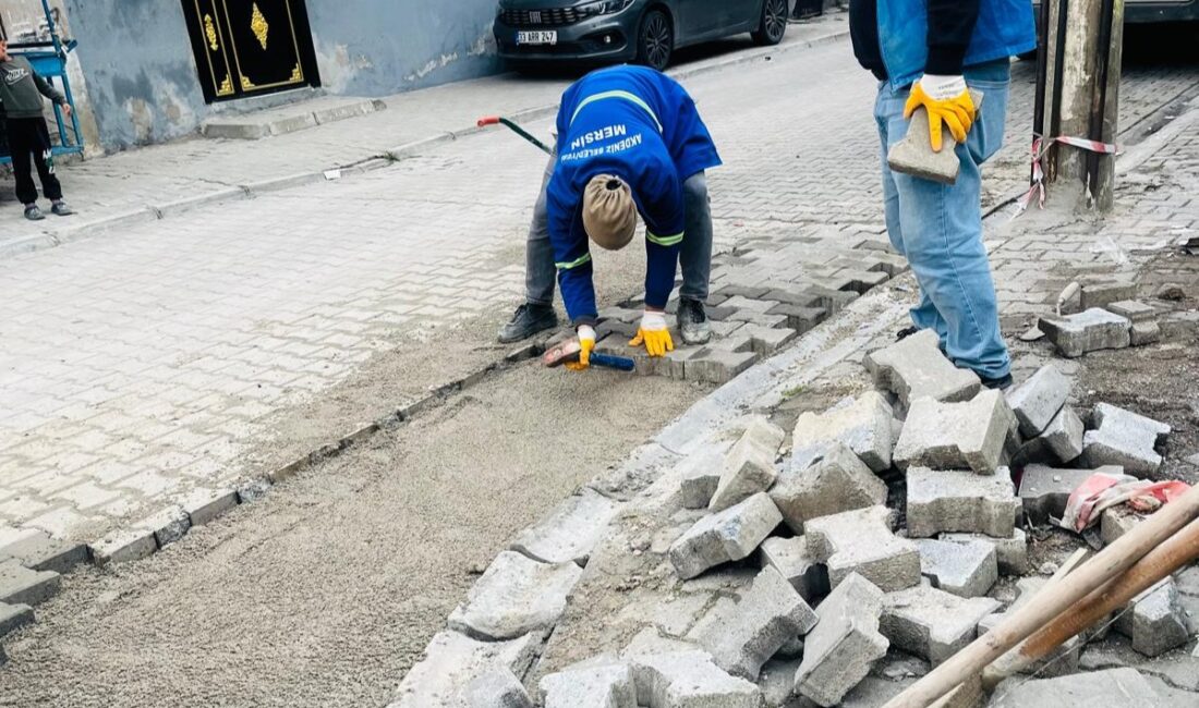 AKDENİZ BELEDİYESİ’NDEN İLÇE GENELİNDE YOL VE KALDIRIM ÇALIŞMALARI DEVAM EDİYOR Akdeniz Belediyesi Fen İşleri