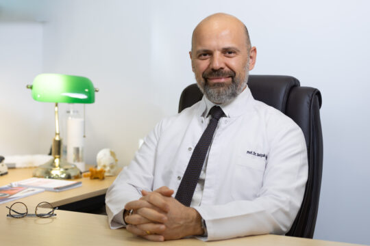 Kanserle mücadele sadece tıbbi bir süreç değil Kanser artık yaşlılık hastalığı olmaktan