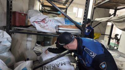 Akdeniz Belediyesi Zabıta Müdürlüğü ekipleri,