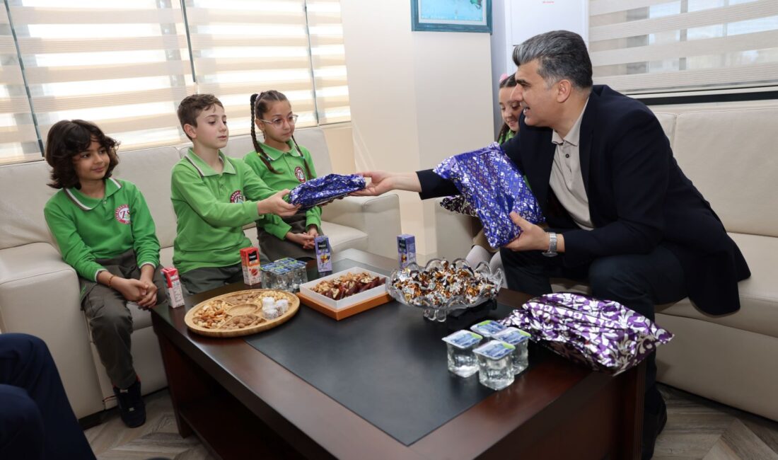 Minik Buğlem Akdeniz Belediye Başkanı Oldu