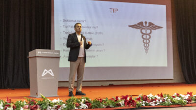 BÜYÜKŞEHİR MESLEK SEÇİMİNDE DE ÖĞRENCİLERİN YANINDA Öğrencileri hayatın her alanında destekleyen