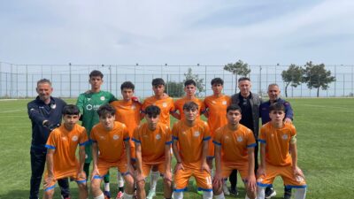 Mersin U-15 Ligi’nde şampiyon olan