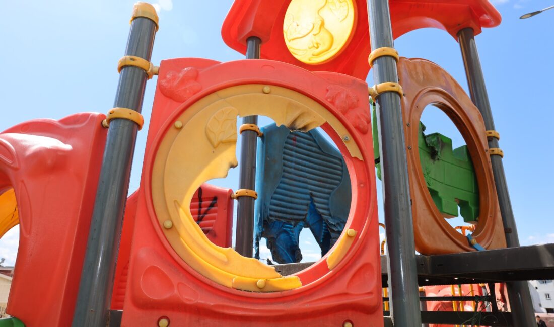 OYUN GRUPLARI ATEŞE VERİLDİ