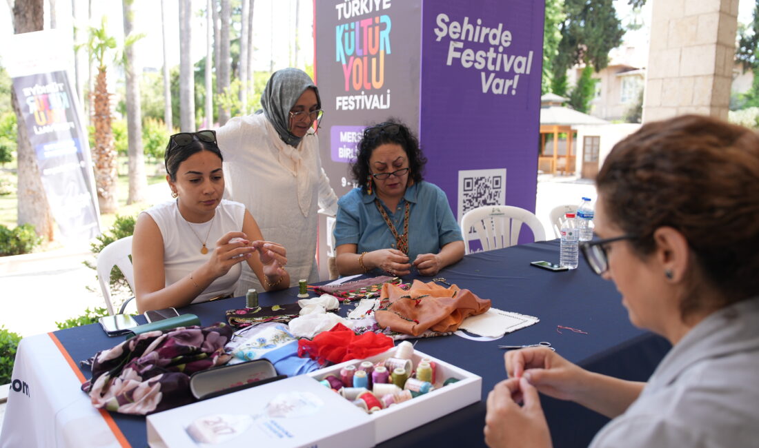 Renkli iplikler, ince işçilikle