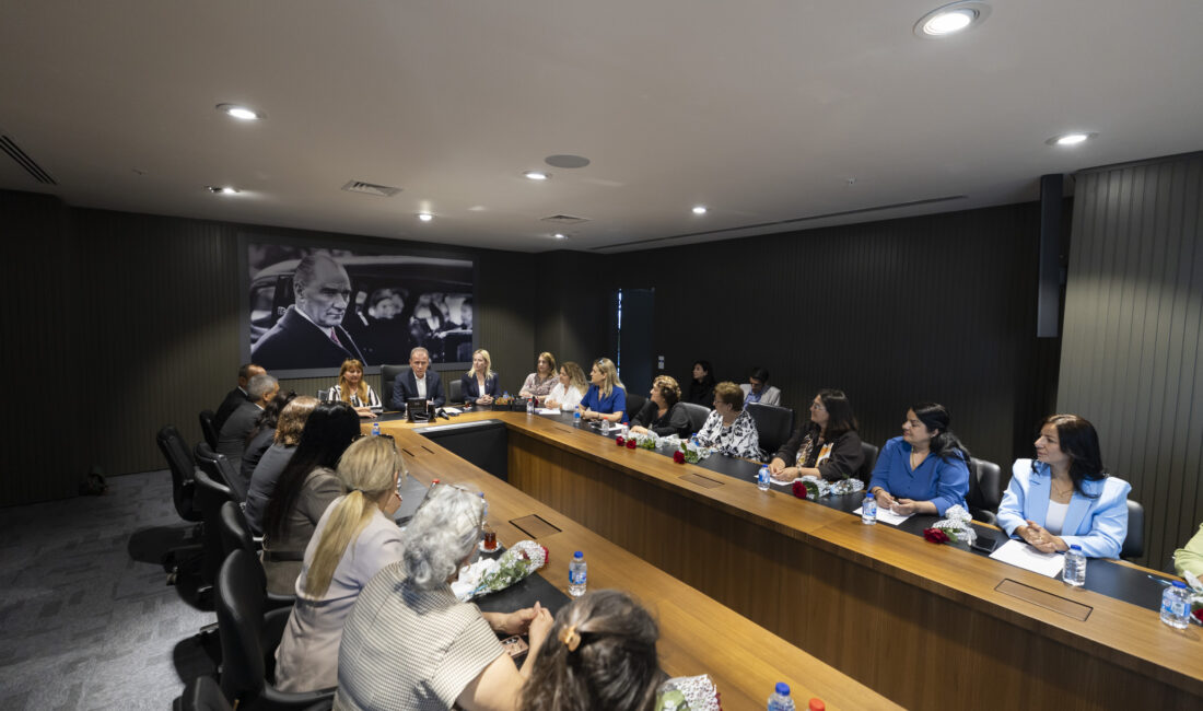 Mersin’de görev yapan kadın mahalle