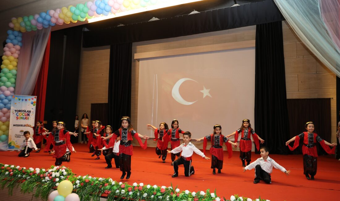 ÇOCUK ŞENLİĞİNE DÖNÜŞEN KUTLAMA ÇOCUK ŞENLİĞİNE DÖNÜŞEN KUTLAMA