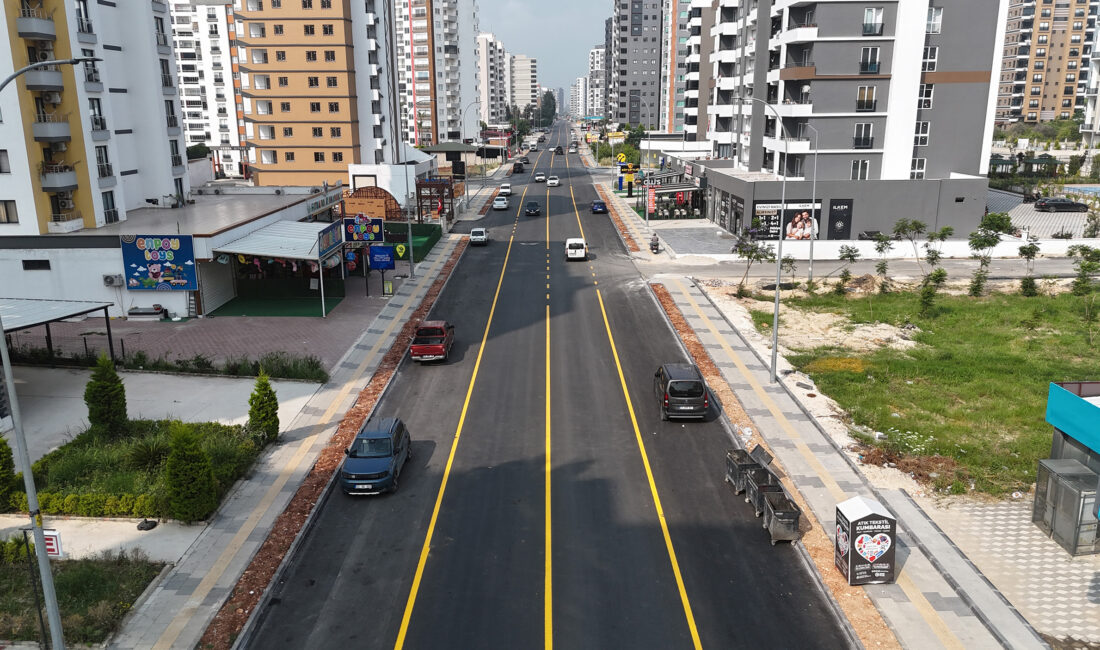 GAZİ PAŞA CADDESİ YENİLENEN YÜZÜYLE BÖLGE SAKİNLERİNDEN TAM NOT ALDI Mersin Büyükşehir Belediyesi, kent genelinde