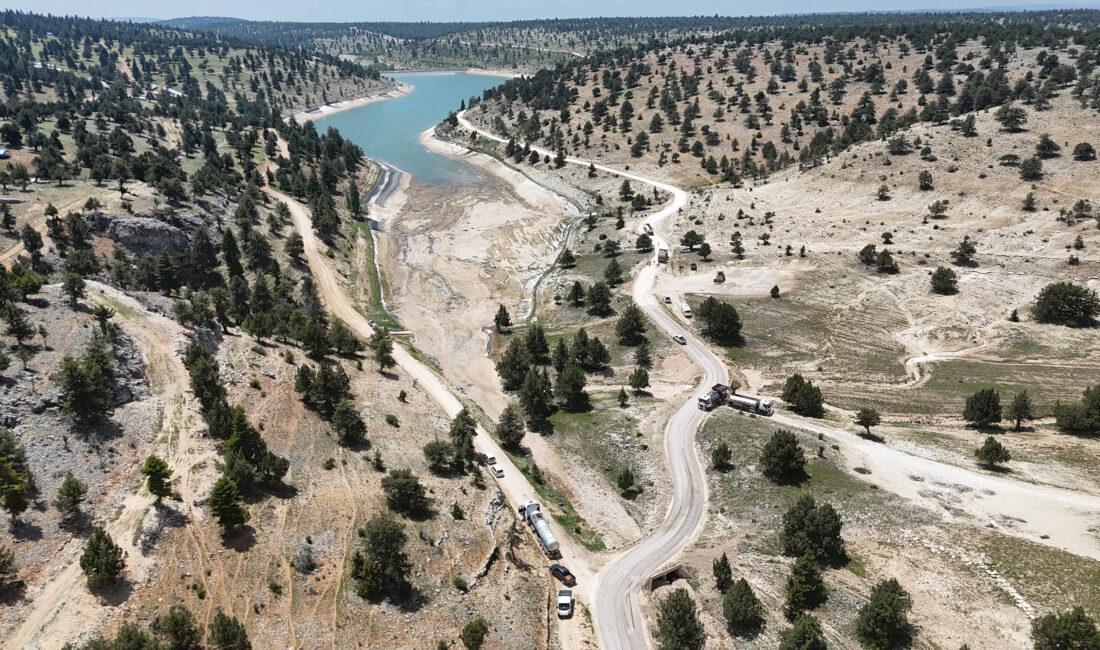 BÜYÜKŞEHİR BELEDİYESİ’NDEN KIRSALDA YOĞUN ASFALT MESAİSİ Mersin Büyükşehir Belediyesi, kent genelinde