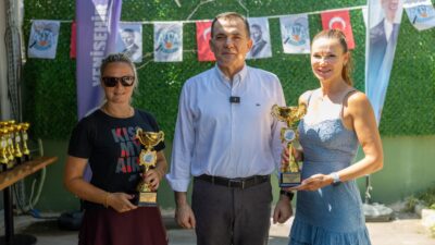 Yenişehir’de tenis şöleni Yenişehir Belediyesi Ata Spor Tesisleri’nde