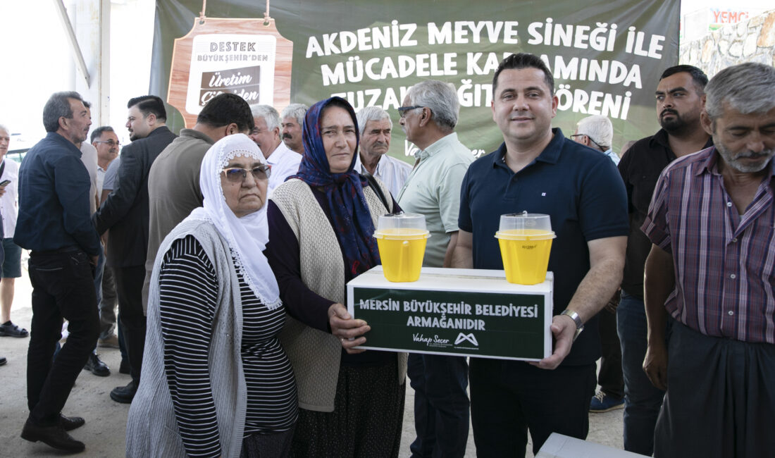 BÜYÜKŞEHİR, TOROSLAR İLÇESİNDE FEROMON TUZAĞI DAĞITIM TÖRENİ GERÇEKLEŞTİRDİ Mersin Büyükşehir Belediyesi, tarımsal üretimde