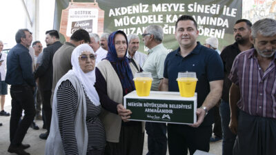 BÜYÜKŞEHİR, TOROSLAR İLÇESİNDE FEROMON TUZAĞI DAĞITIM TÖRENİ GERÇEKLEŞTİRDİ Mersin Büyükşehir Belediyesi, tarımsal üretimde