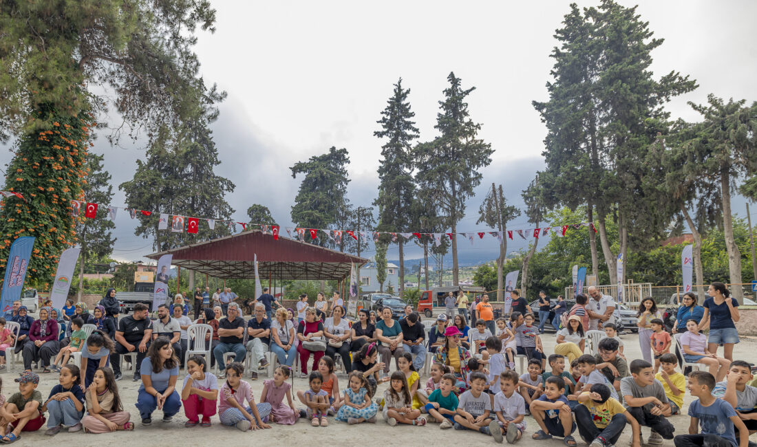 KIRSALDA BÜYÜKŞEHİR’İN ŞENLİK COŞKUSU, ÇOCUKLARIN KAHKAHALARIYLA YÜKSELDİ Mersin Büyükşehir Belediyesi’nin kırsal mahallelerde