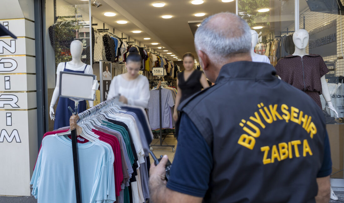BÜYÜKŞEHİR ZABITASI KALDIRIM İŞGALİNE KARŞI ÇÖZÜM ODAKLI DENETİM GERÇEKLEŞTİRİYOR Mersin Büyükşehir Belediyesi Zabıta Dairesi
