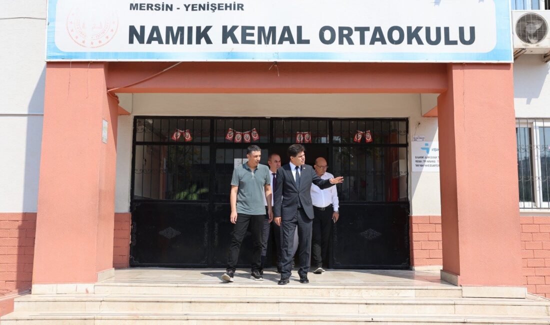 ÖZDEMİRCİ, NAMIK KEMAL ORTAOKULUNU ZİYARET ETTİ İl Millî Eğitim Müdürü