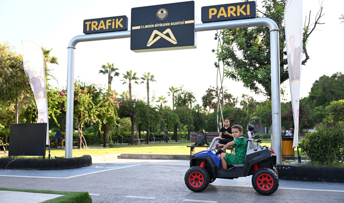 Mersin Büyükşehir Minikleri Trafik Kurallarıyla Buluşturdu Mersin Büyükşehir Belediyesi, çocukların küçük