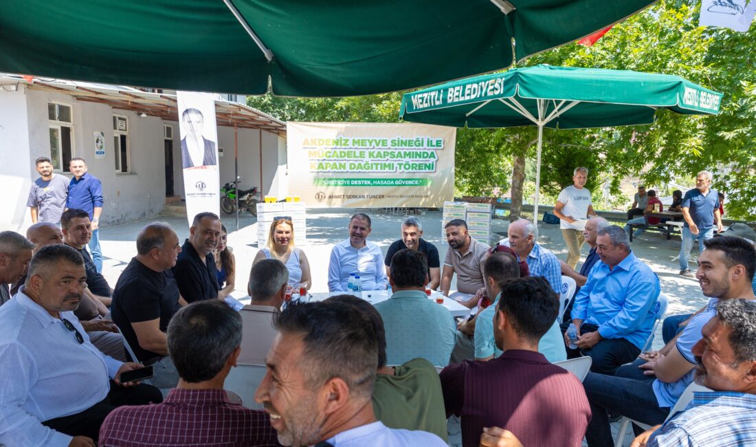 BAŞKAN AHMET SERKAN TUNCER’DEN ÜRETİCİYE DESTEK: “ÇİFTÇİMİZİN EMEĞİNE SAHİP ÇIKIYORUZ Mezitli’de Akdeniz meyve sineğiyle mücadele