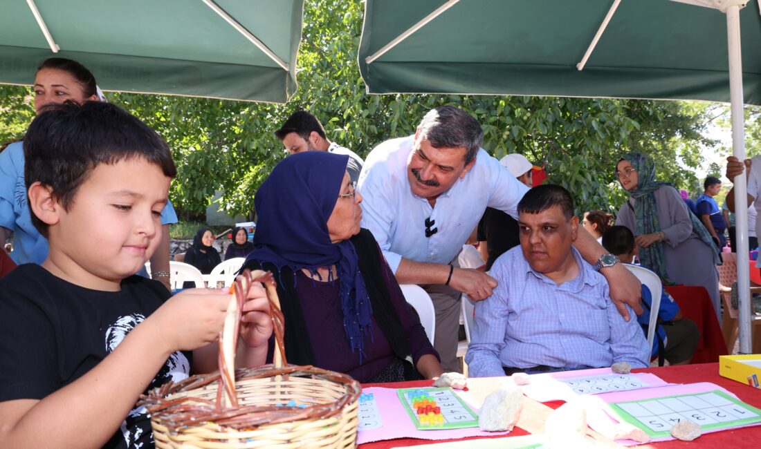 BAŞKAN YILDIZ, AKIL VE ZEKA OYUNLARI ATÖLYESİNDE ÇOCUKLARLA BULUŞTU Toroslar Belediyesinin çocukların yaz
