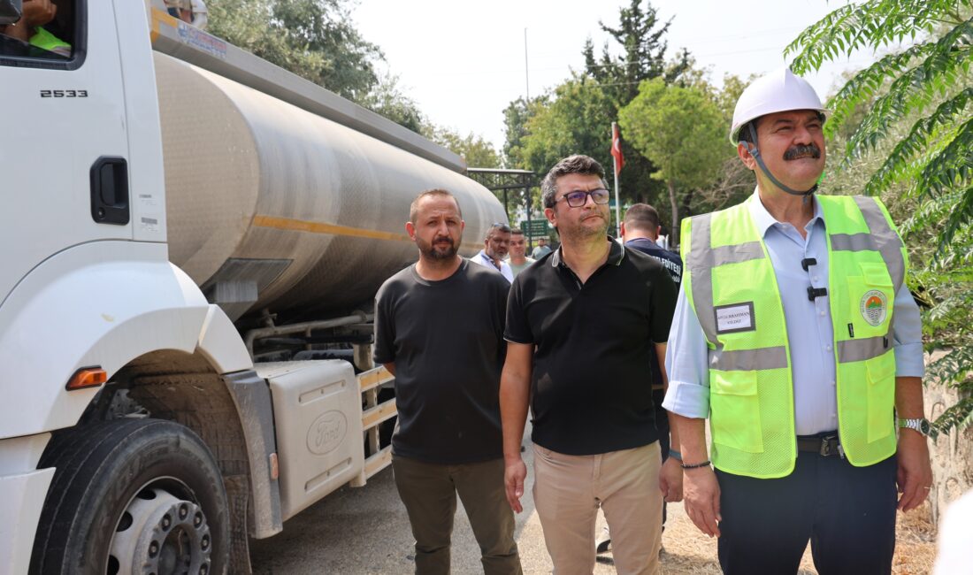 BAŞKAN YILDIZ, YALINAYAK MAHALLESİ’NDEKİ METRUK BİNA YIKIMINI YERİNDE İNCELEDİ Toroslar Belediye Başkanı Abdurrahman Yıldız,