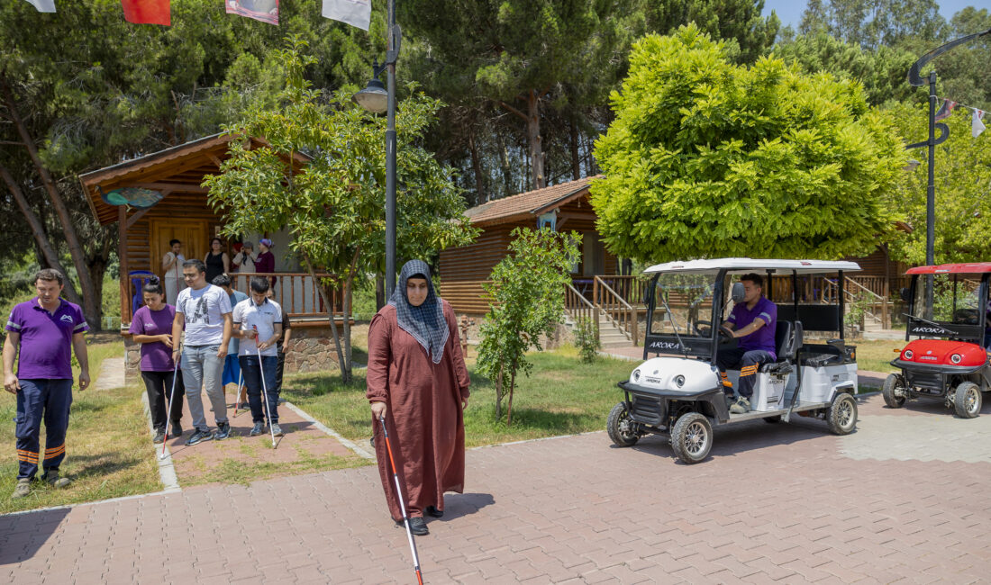MERSİN BÜYÜKŞEHİR GÖRME ENGELLİLERİ VE AİLELERİNİ TARSUS GENÇLİK KAMPI’NDA AĞIRLADI Mersin Büyükşehir Belediyesi, kapsayıcı