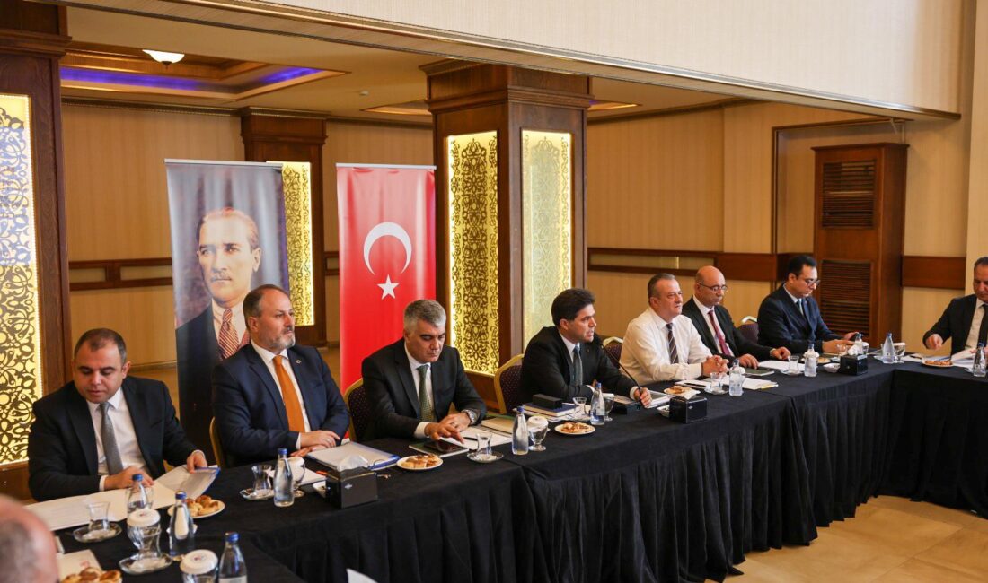 ÖZDEMİRCİ BAŞKANLIĞINDA SENE BAŞI İLÇE MİLLÎ EĞİTİM MÜDÜRLERİ TOPLANTISI GERÇEKLEŞTİRİLDİ İl Millî Eğitim Müdürü
