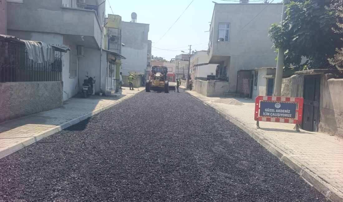 Akdeniz’de Yol Bakım ve Onarım Çalışmaları Hız Kazandı Akdeniz Belediyesi Fen İşleri Müdürlüğü