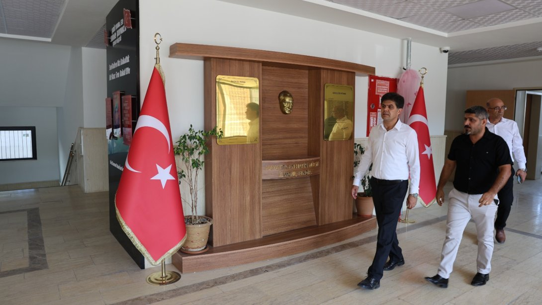 ÖZDEMİRCİ, ŞEHİT SERDAR KOYUNCU İLKOKULUNU ZİYARET ETTİ İl Millî Eğitim Müdürü