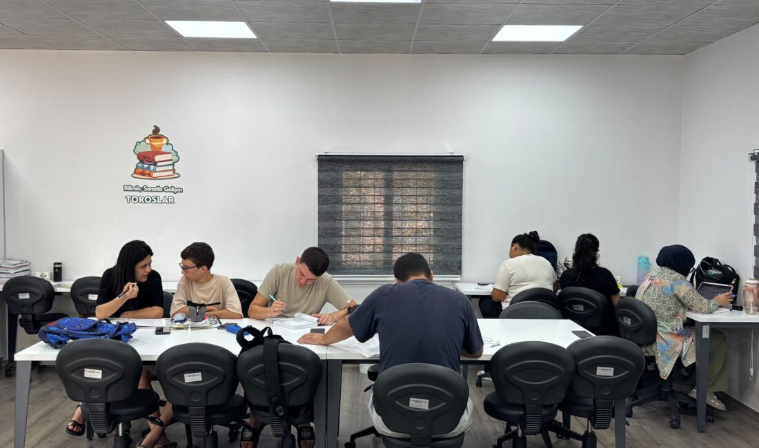TOROSLAR BELEDİYESİ YAZ DÖNEMİNDE DE GENÇLERİN EĞİTİM YOLCULUĞUNA DESTEK OLUYOR Toroslar Belediyesi tarafından eğitimde