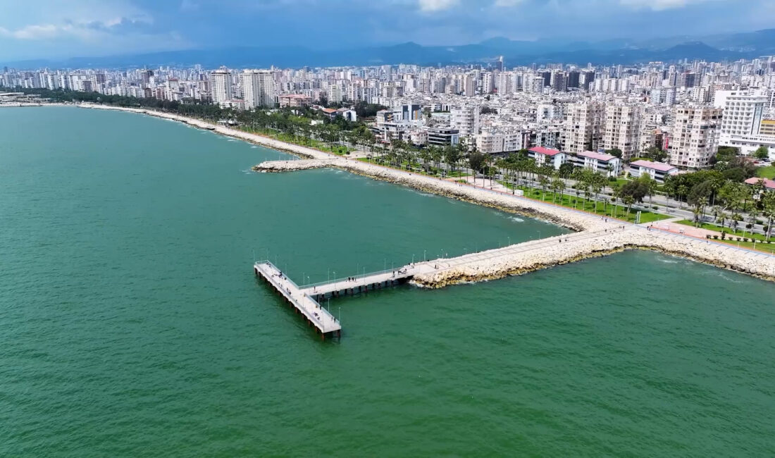 ‘KÜLTÜR PARK’ MERSİN’İN KALBİNDE VATANDAŞLARA YEŞİL YAŞAM ALANI SUNUYOR Mersin Büyükşehir Belediyesi, kentin