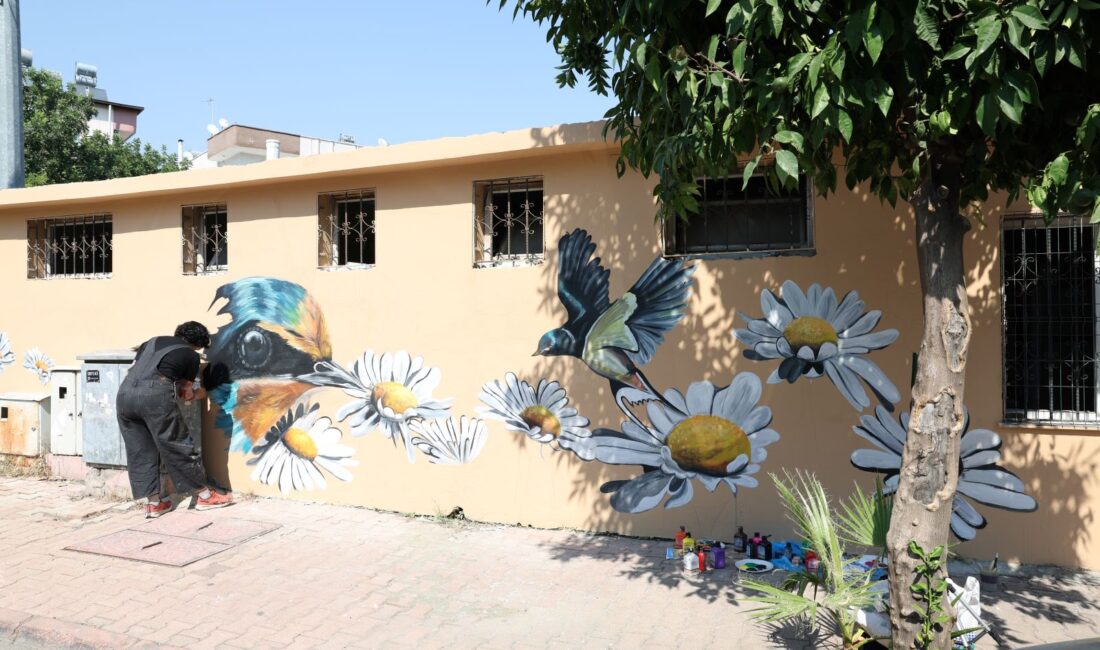 Akdeniz’in parkları sanatla renkleniyor Akdeniz’de parkların çehresini değiştirecek yenilikçi
