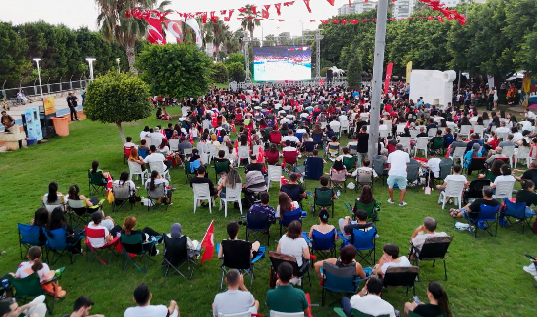 FİLENİN SULTANLARI’NIN ŞAMPİYONLUĞU MERSİN BÜYÜKŞEHİR İLE OMUZ OMUZA KUTLANDI A Milli Kadın Voleybol