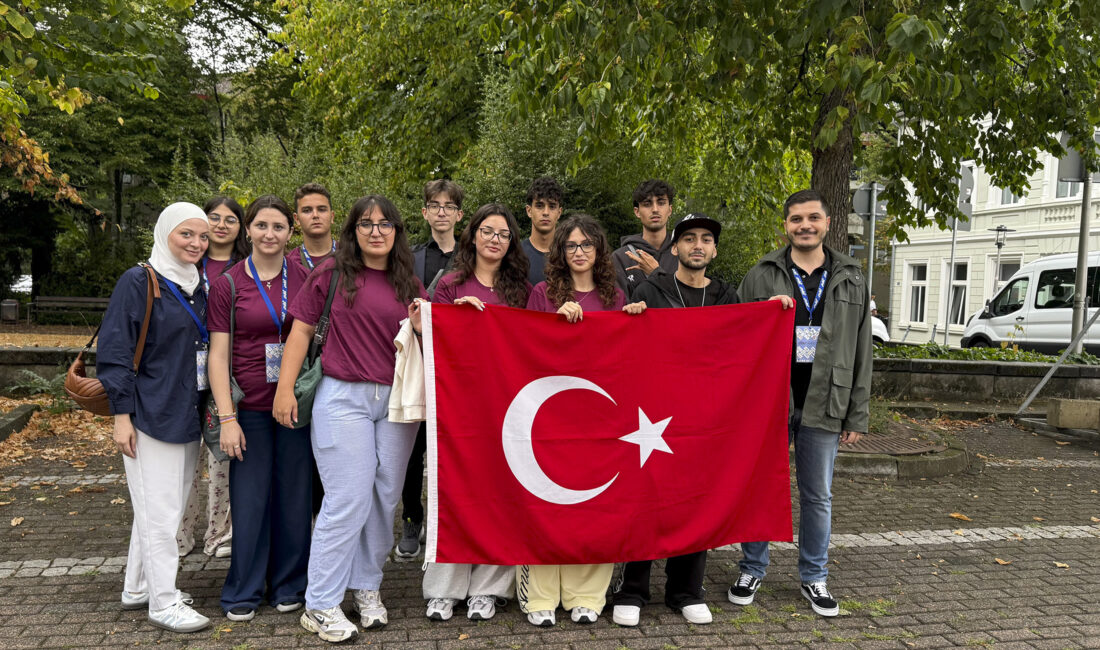 GENÇLER KARDEŞ ŞEHİR OBERHAUSEN’DE KÜLTÜRLERARASI DENEYİM YAŞADI Mersin Büyükşehir Belediyesi’nin ‘Kardeş Şehirler Öğrenci