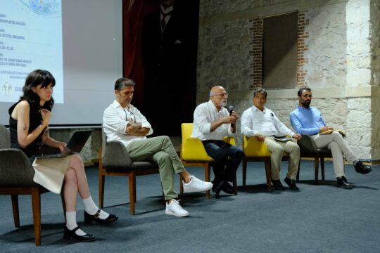 ADANA’DA DA MİKROPLASTİK ALARMI: “BU SORUN TÜM AKDENİZ’İN SORUNU” Forumda, Adana-Mersin hattında Doğu Akdeniz