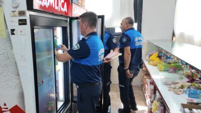 Akdeniz Belediyesi Zabıta Müdürlüğü ekipleri,