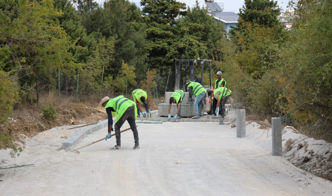 TOROSLAR’IN KIRSAL MAHALLELERİNDE YOLLAR YENİLENİYOR Toroslar Belediyesi, ilçenin kırsal mahallelerinde