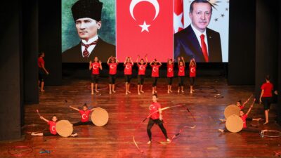CUMHURİYETİN 103’ÜNCÜ YIL DÖNÜMÜ MERSİN’DE COŞKUYLA KUTLANDI Cumhuriyetin ilanının 103’üncü yıl dönümü,