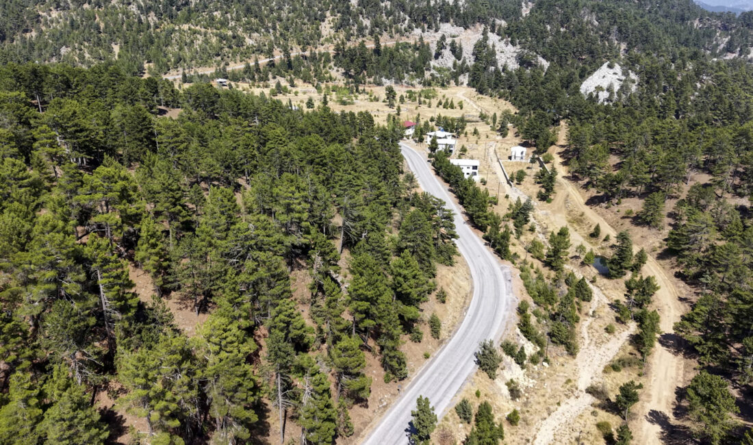 BOZYAZI’NIN YAYLA YOLLARI MERSİN BÜYÜKŞEHİR İLE KONFORA KAVUŞTU Mersin’in grup yollarını yenileyerek tarımı