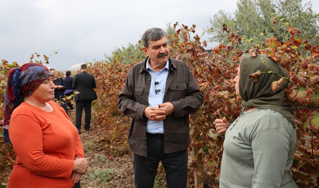 BAŞKAN YILDIZ, KADIN ÇİFTÇİLERLE TARLADA BULUŞTU