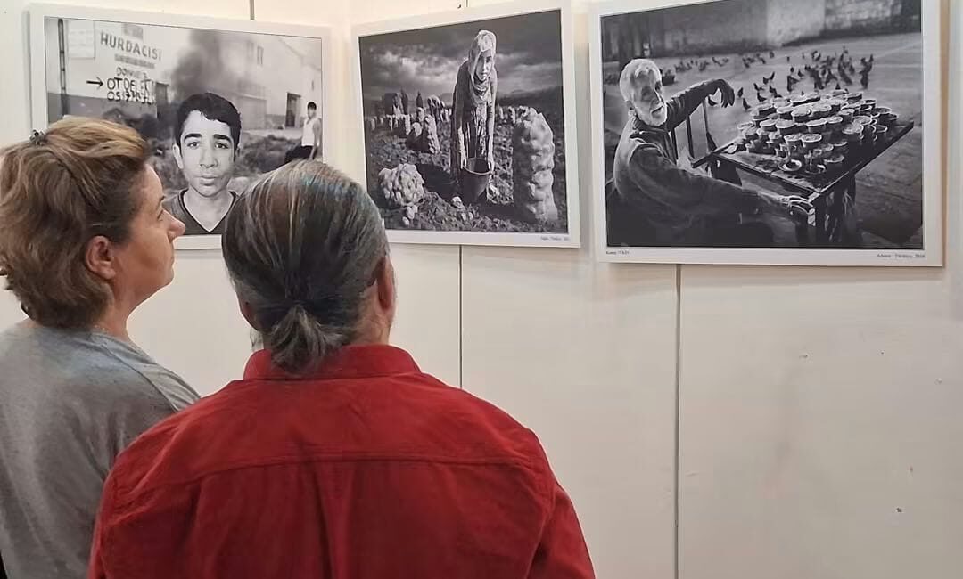 Sekiz fotoğraf sanatçısının eserleri sanatseverlerle buluştu İçel Sanat Kulübü’nde, usta
