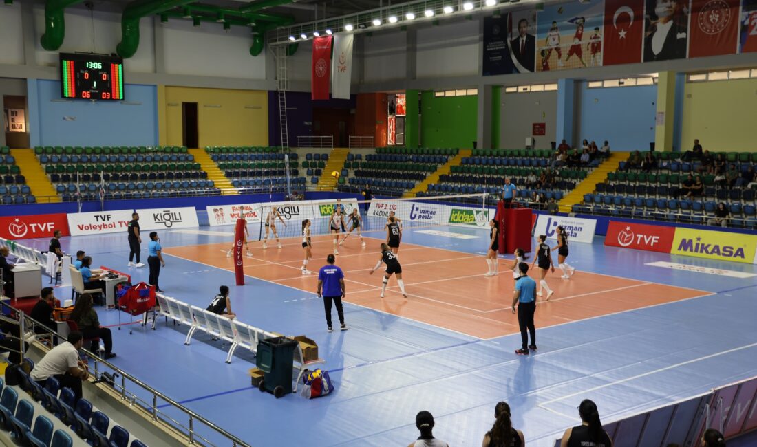TOROSLAR’IN KADIN VOLEYBOL TAKIMI SEZONA GALİBİYETLE BAŞLADI TOROSLAR’IN KADIN VOLEYBOL TAKIMI SEZONA GALİBİYETLE BAŞLADI